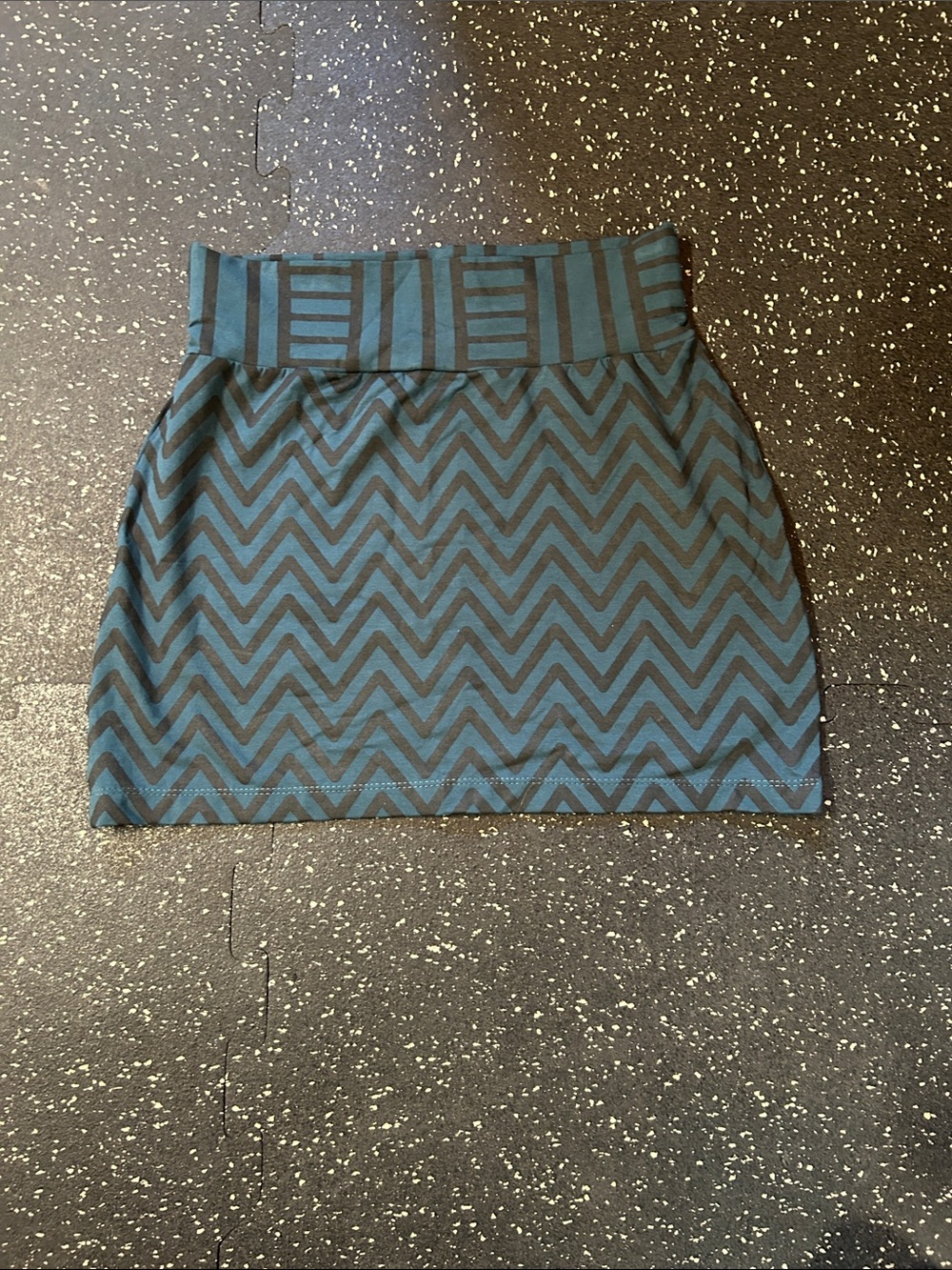 Chevron-Print High-Waist Mini Skirt in Teal and Black
